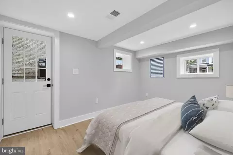 401 16th St SE, Washington, DC 20003 photo 43