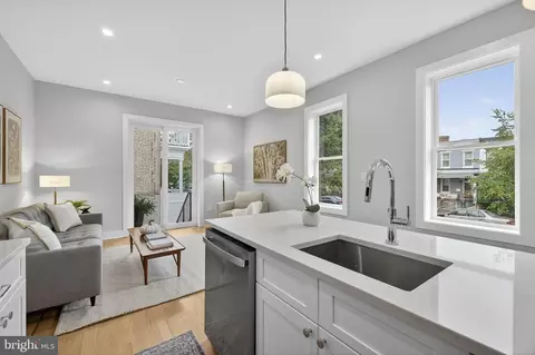 401 16th St SE, Washington, DC 20003 photo 10
