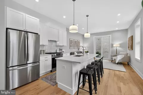 401 16th St SE, Washington, DC 20003 photo 8