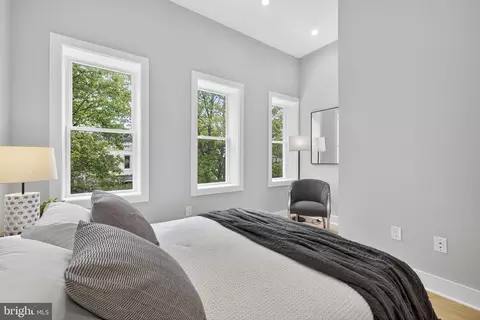 401 16th St SE, Washington, DC 20003 photo 24