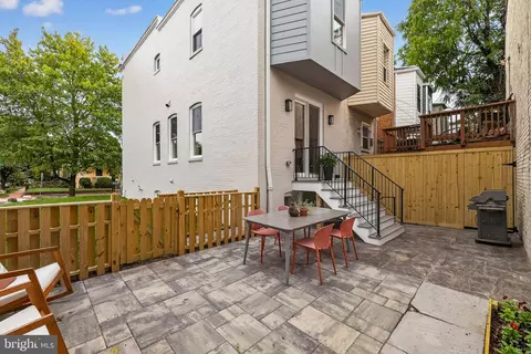 401 16th St SE, Washington, DC 20003 photo 16