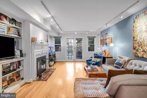 Living - 213 9th St SE, Washington, DC 20003 photo 3 of 5