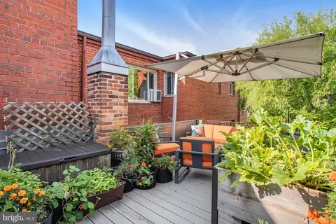 Exterior - 213 9th St SE, Washington, DC 20003 photo 5 of 19
