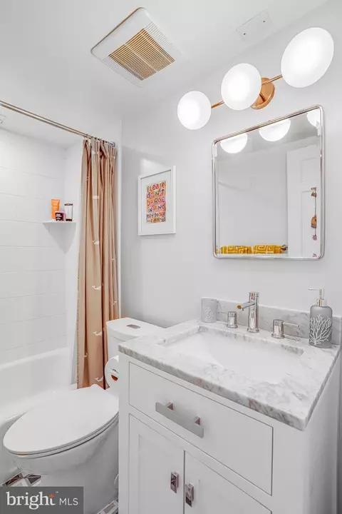 Bath - 213 9th St SE, Washington, DC 20003 photo 6 of 10