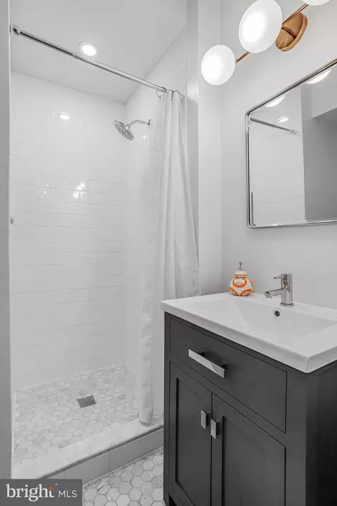 Bath - 213 9th St SE, Washington, DC 20003 photo 10 of 10