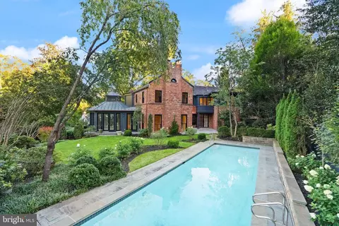 3525 Springland Ln NW, Washington, DC 20008