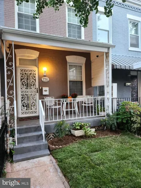 776 Lamont St NW, Washington, DC 20010