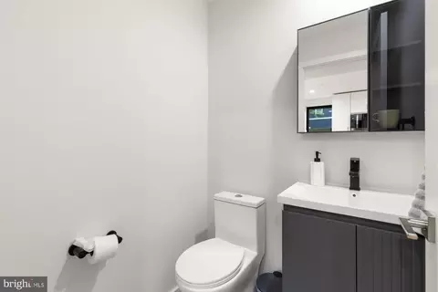 1146 16th St NE #A, Washington, DC 20002 photo 11