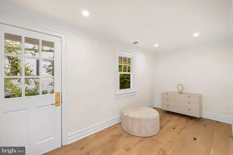 Entry Way - 1234 33rd St NW, Washington, DC 20007 photo 3 of 3
