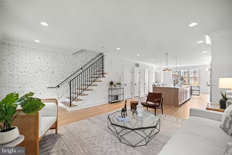 Living - 626 I St NE, Washington, DC 20002 photo 4 of 4