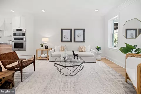 Living - 626 I St NE, Washington, DC 20002 photo 1 of 4