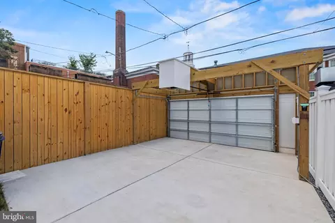 Exterior - 626 I St NE, Washington, DC 20002 photo 3 of 7