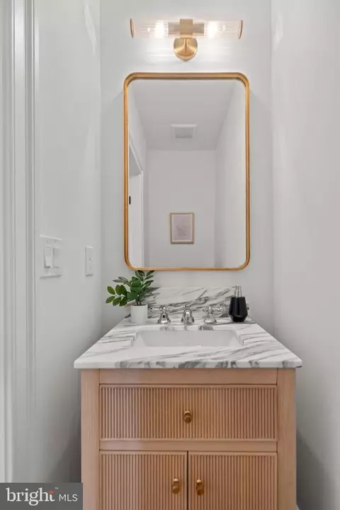 Bath - 626 I St NE, Washington, DC 20002 photo 1 of 9