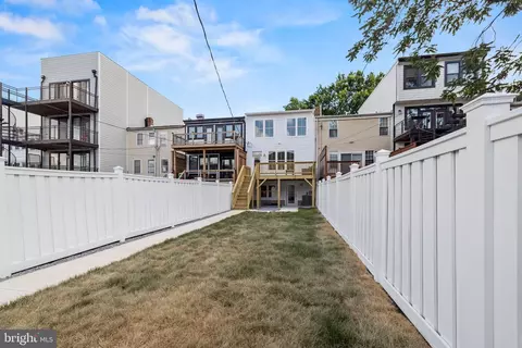 Exterior - 626 I St NE, Washington, DC 20002 photo 4 of 7