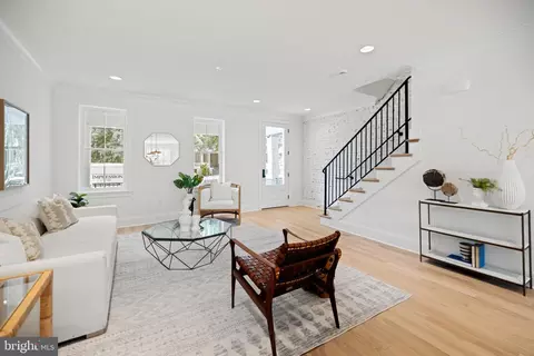 Living - 626 I St NE, Washington, DC 20002 photo 3 of 4