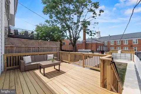 Exterior - 626 I St NE, Washington, DC 20002 photo 2 of 7