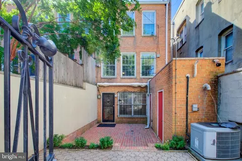 Exterior - 328 Constitution Ave NE, Washington, DC 20002 photo 5 of 6