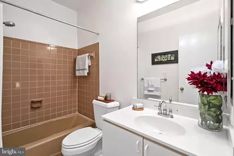 Bath - 1341 E Capitol St SE #302, Washington, DC 20003 photo 2 of 3