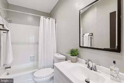 Bath - 406 15th St SE, Washington, DC 20003 photo 1 of 3