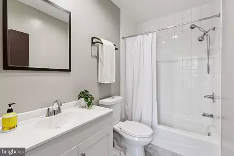 Bath - 406 15th St SE, Washington, DC 20003 photo 2 of 3