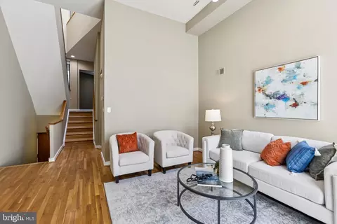 Living - 406 15th St SE, Washington, DC 20003 photo 3 of 8