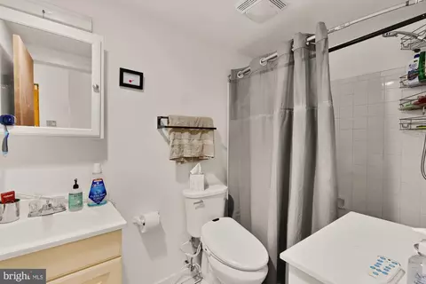 Bath - 406 15th St SE, Washington, DC 20003 photo 3 of 3