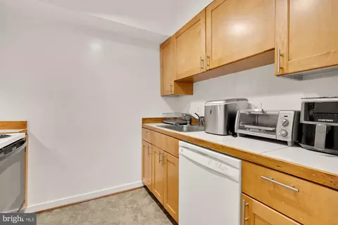Kitchen - 406 15th St SE, Washington, DC 20003 photo 5 of 6