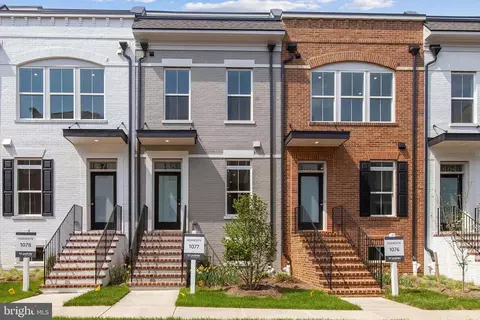 466 Altezza Dr NE, Washington, DC 20017