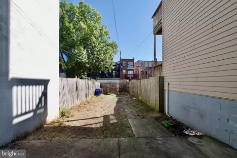 Exterior - 815 4th St NE, Washington, DC 20002 photo 7 of 8