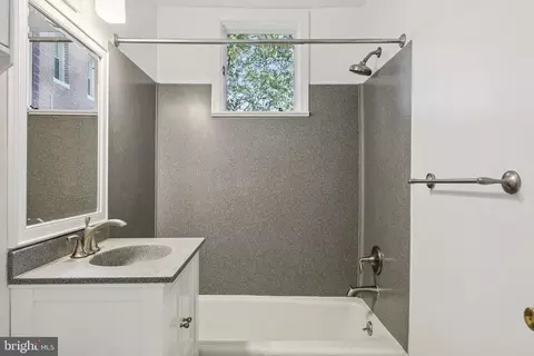 18 9th St NE #304, Washington, DC 20002 photo 10