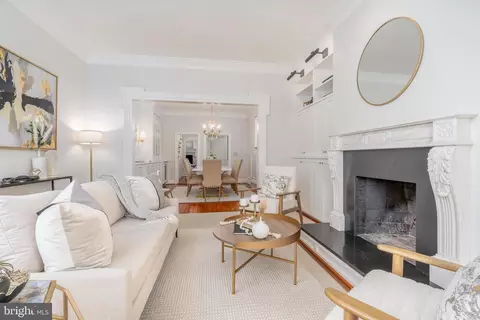 744 7th St SE, Washington, DC 20003