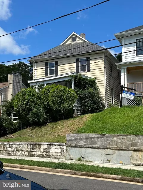 2628 Myrtle Ave NE, Washington, DC 20018