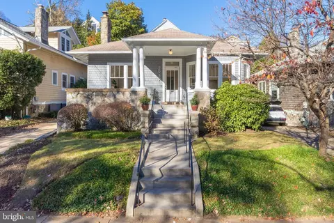 2939 Macomb St NW, Washington, DC 20008