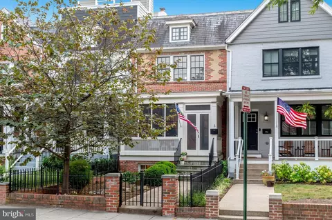 3762 Benton St NW, Washington, DC 20007