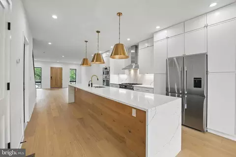 Entry Way - 3802 T St NW, Washington, DC 20007 photo 3 of 14