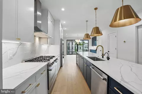Entry Way - 3802 T St NW, Washington, DC 20007 photo 4 of 14