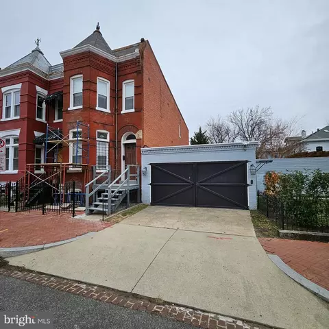 2015 5th St NW, Washington, DC 20001