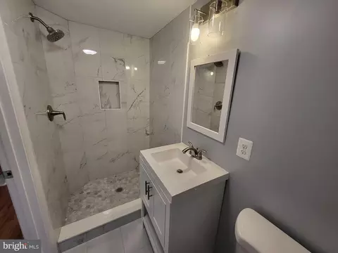 Bath - 1662 Kramer St NE, Washington, DC 20002 photo 3 of 10