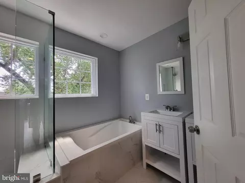 Bath - 1662 Kramer St NE, Washington, DC 20002 photo 7 of 10