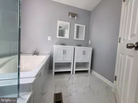 Bath - 1662 Kramer St NE, Washington, DC 20002 photo 6 of 10