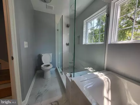 Bath - 1662 Kramer St NE, Washington, DC 20002 photo 5 of 10
