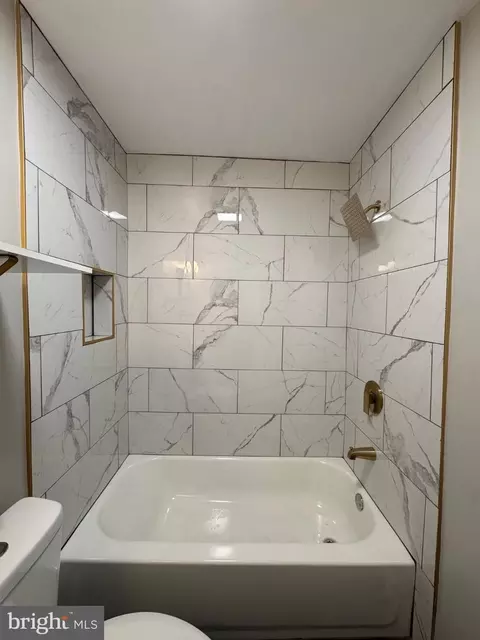 315 Evarts St NE #109, Washington, DC 20002