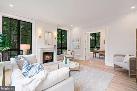 2850 Arizona Ter NW, Washington, DC 20016
