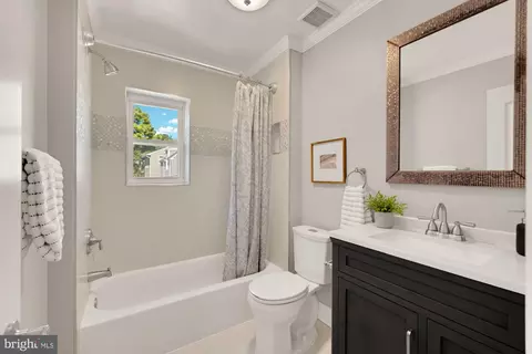 2414 Perry St NE, Washington, DC 20018 photo 24