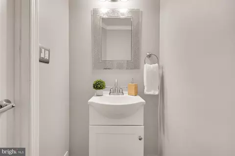 2414 Perry St NE, Washington, DC 20018 photo 22