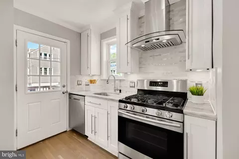 2414 Perry St NE, Washington, DC 20018 photo 17