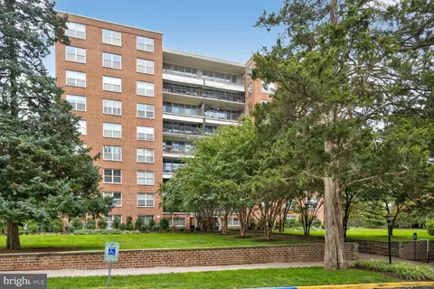 3900 Watson Pl NW #B-1G, Washington, DC 20016