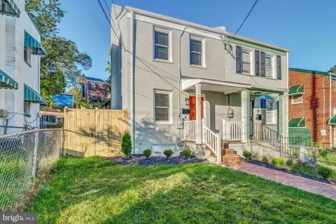 27 47th St SE, Washington, DC 20019