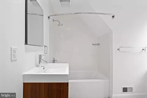 5018 V St NW, Washington, DC 20007 photo 18