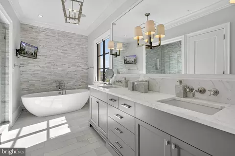 Bath - 2107 Foxhall Rd NW, Washington, DC 20007 photo 1 of 3